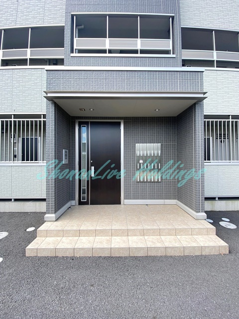 藤沢市辻堂元町１丁目のアパートのエントランス