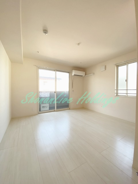 藤沢市辻堂元町１丁目のアパートの居間・リビング