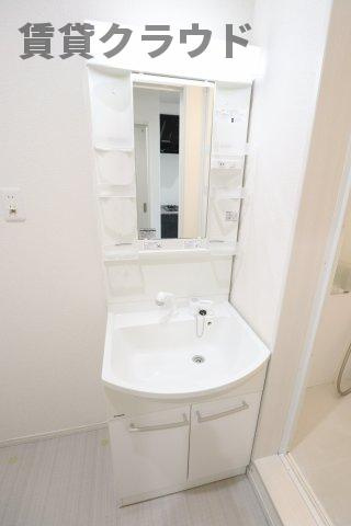 フォルビテッツァ松ヶ丘の独立洗面台|洗濯機置場