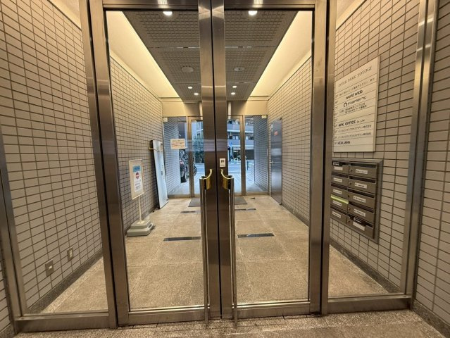 インターパーク代々木　7Fのエントランス