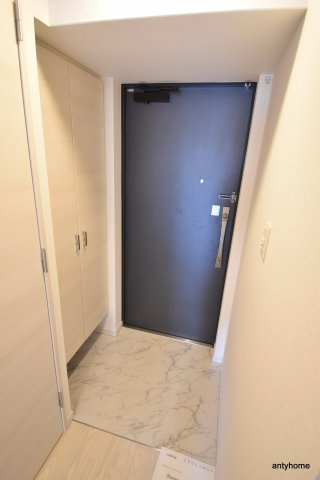 S-RESIDENCE江坂Alegria 仲介手数料無料の玄関