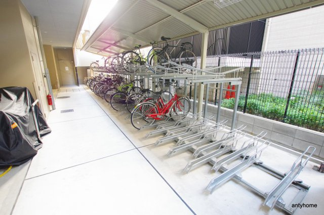 S-RESIDENCE江坂Alegria 仲介手数料無料の駐車場