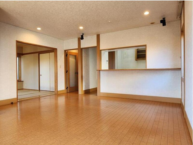 【居間・リビング】 | 龍ケ崎市藤ケ丘2丁目　中古戸建 | 家族団らんの時間も増えそうなくつろぎのLDK☆