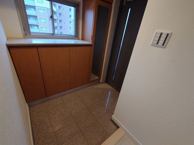 【玄関】 | ライフプラザ一枝・学園南弐番館（C-20）