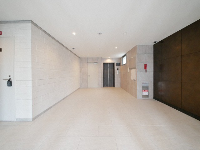 グランデュール鶴橋のロビー