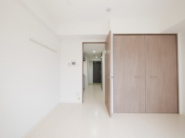 グランデュール鶴橋の洋室