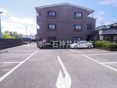 【駐車場】 | エスポワール上鷺 | 敷地内駐車場をご利用いただけます