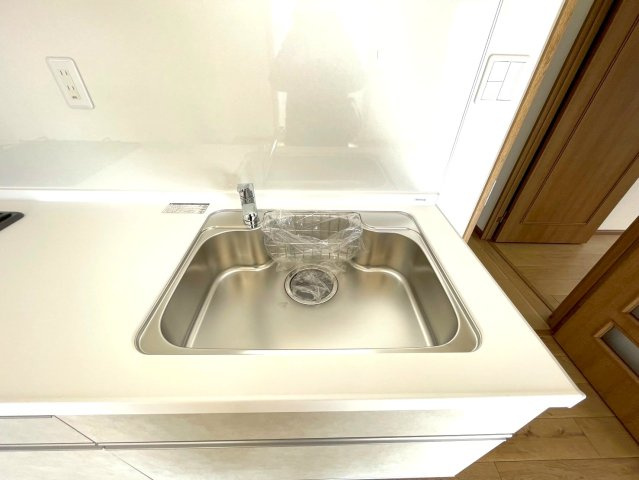 ◆２０２５年１０月リフォーム完了◆京阪本線『淀』駅徒歩４分◆収納豊富◆ディオ・フェルティ淀桂川のキッチン|シンク