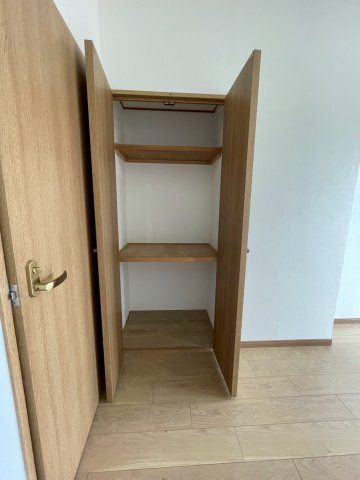 ◆２０２５年１０月リフォーム完了◆京阪本線『淀』駅徒歩４分◆収納豊富◆ディオ・フェルティ淀桂川の洋室|クローゼット