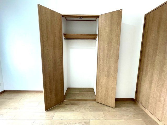 ◆２０２５年１０月リフォーム完了◆京阪本線『淀』駅徒歩４分◆収納豊富◆ディオ・フェルティ淀桂川の洋室|クローゼット