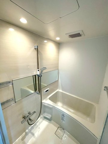 ◆２０２５年１０月リフォーム完了◆京阪本線『淀』駅徒歩４分◆収納豊富◆ディオ・フェルティ淀桂川の浴室|浴室