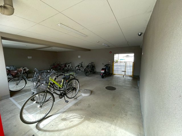 ◆２０２５年１０月リフォーム完了◆京阪本線『淀』駅徒歩４分◆収納豊富◆ディオ・フェルティ淀桂川の駐車場|駐車場