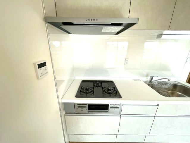 ◆２０２５年１０月リフォーム完了◆京阪本線『淀』駅徒歩４分◆収納豊富◆ディオ・フェルティ淀桂川のキッチン|コンロ