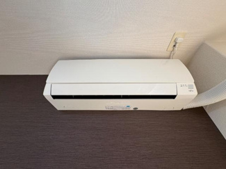 【洋室】 | グランシティ | リビングエアコン