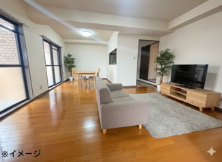 【居間・リビング】 | 西区西観音町【ライオンズマンション平和大通り第２】 | 家具が配置しやすい15帖リビング♪