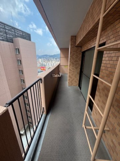 【バルコニー】 | 西区西観音町【ライオンズマンション平和大通り第２】 | エレベーターが2基設置されています☆