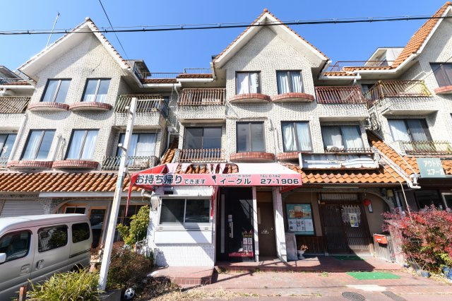 奈良市般若寺町  夏特売　店舗付テラスハウス♪