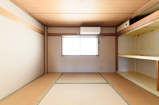 奈良市般若寺町  夏特売　店舗付テラスハウス♪の和室|３階　住居エリア