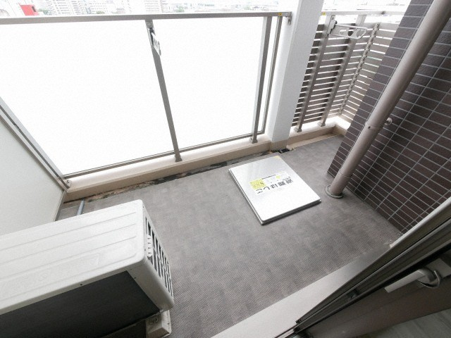 S-FORT難波西のバルコニー