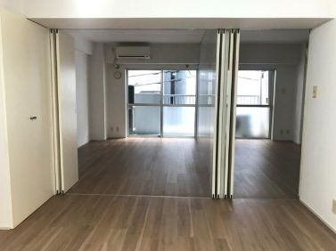 【居間・リビング】 | シティ市ヶ谷 | ゆったりとしたリビングです