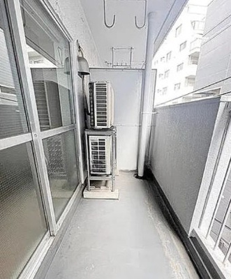 【バルコニー】 | シティ市ヶ谷 | 広々としたバルコニーです