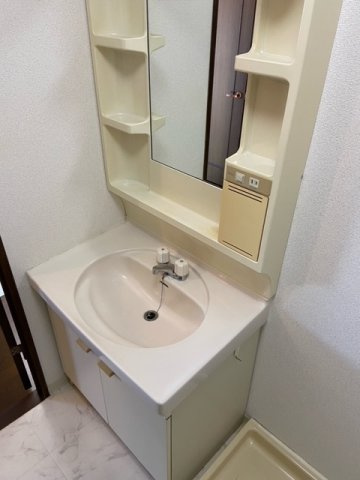 セオコート明石Ⅱの独立洗面台
