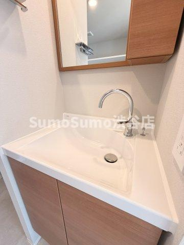 デュオメゾン自由が丘の洗面所|脱衣スペースもあります