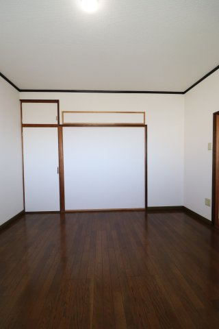 TRハイツの洋室