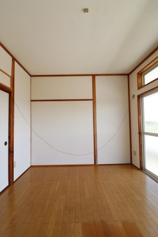 TRハイツの洋室