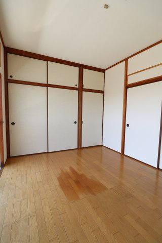 TRハイツの洋室