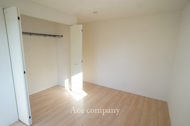 【子供部屋】 | 東大阪市稲田本町1丁目　【4号棟/全5棟】 | 【2階：洋室6.5帖】クローゼット完備です♪