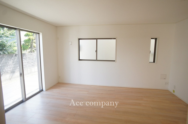 【居間・リビング】 | 八尾市新家町2丁目　【1号棟/全3棟】 | 【LDK：15帖】