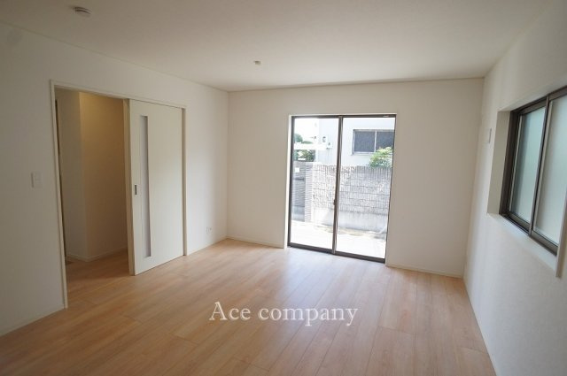 【居間・リビング】 | 八尾市新家町2丁目　【1号棟/全3棟】 | 【LDK：15帖】