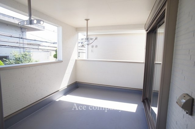 【バルコニー】 | 八尾市新家町2丁目　【1号棟/全3棟】 | 南・東の2面に開口部があるワイドなインナーバルコニーです☆2居室から出入りできます♪