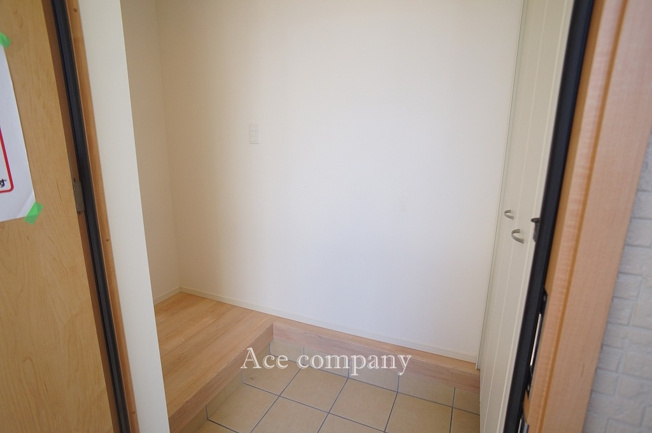 【玄関】 | 八尾市新家町2丁目　【1号棟/全3棟】