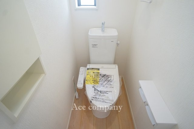 【トイレ】 | 八尾市新家町2丁目　【2号棟/全3棟】 | トイレは1階と2階の各階に完備♪ともに同仕様のシャワートイレです☆