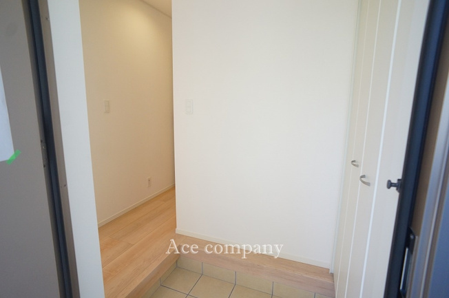 【玄関】 | 八尾市新家町2丁目　【2号棟/全3棟】