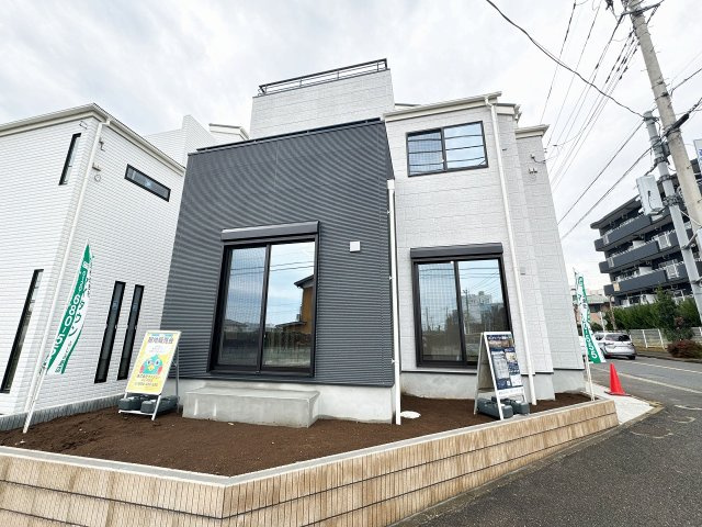 【外観】 | トラストステージ×カラーズ　富士見市針ヶ谷2丁目8期　全3棟 | 本分譲地の外壁材には「へーベルパワーボード」を採用しています！耐久性・断熱性・防火性などに優れ、安心の暮らしを支えます。