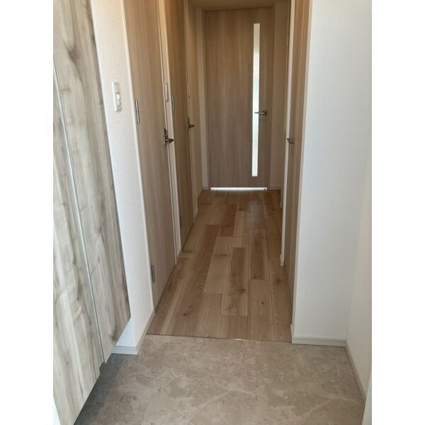 S-RESIDENCE浅間町駅前axial(アクシャル)の玄関