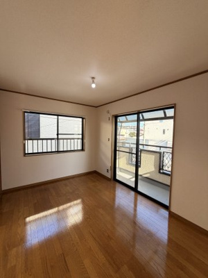 【洋室】 | 安行領根岸　貸戸建 | 広々とした洋室です