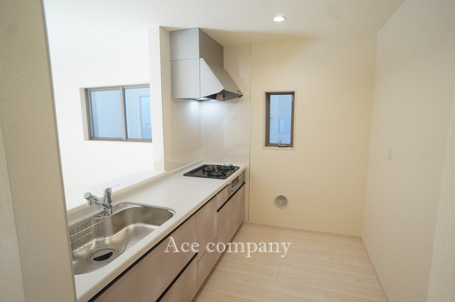 【玄関】 | 東大阪市菱屋西1丁目　【2号棟/全2棟】 | 【同社による同仕様の施工例】対面式のキッチンです♪