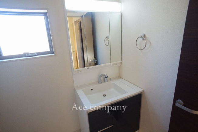 【内観：施工例】 | 東大阪市菱屋西1丁目　【2号棟/全2棟】 | 【同社による同仕様の施工例】洗面台☆