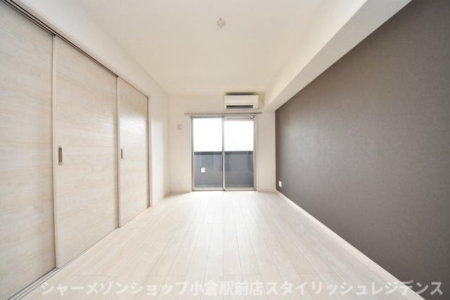 KIRA YAESUの居間・リビング