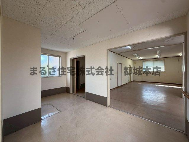 都城市高木町の店舗事務所