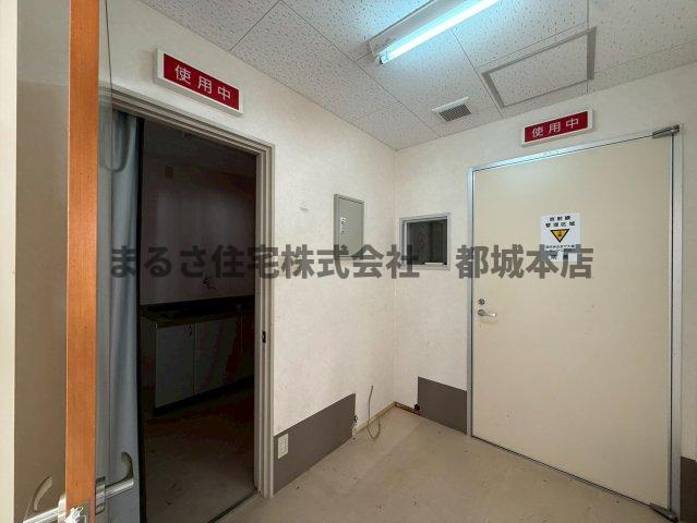 都城市高木町の店舗事務所
