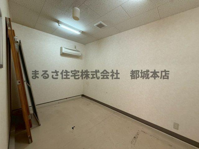 都城市高木町の店舗事務所