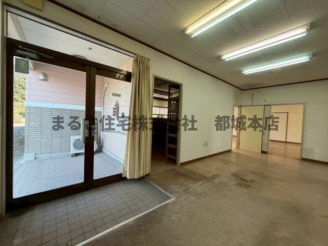 都城市高木町の店舗事務所