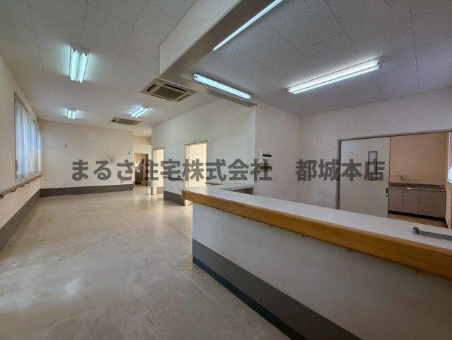 都城市高木町の店舗事務所