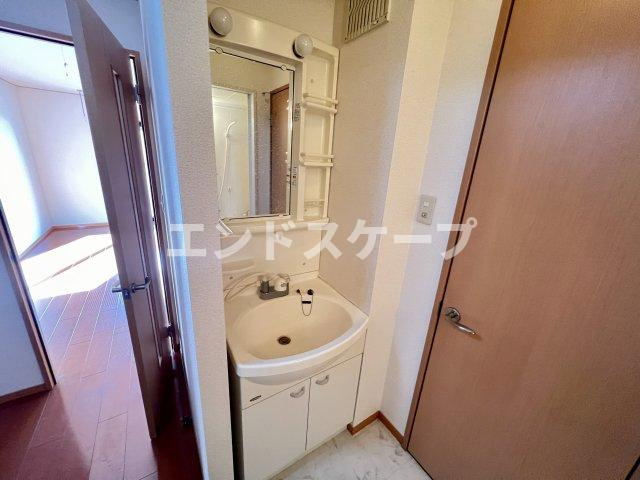 リビングタウン上並榎　Bの独立洗面台|高崎、前橋、伊勢崎エリアのお部屋探しはエンドスケープまで！お客様の理想お聞かせ下さい♪