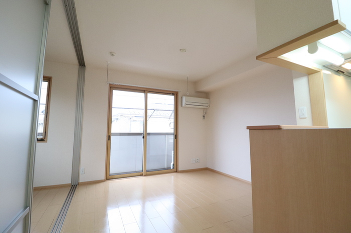 ヴェルドミールＢの居間・リビング